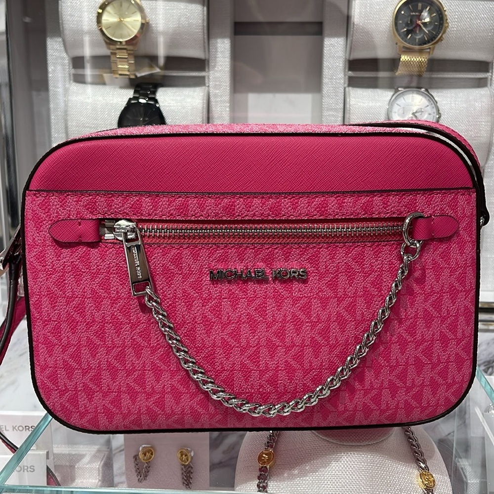Michael Kors Jet Set Larg Signature Logo EW ZP Chain XBODY Crossbody
DRAGONFRUIT - Picture 13 of 16